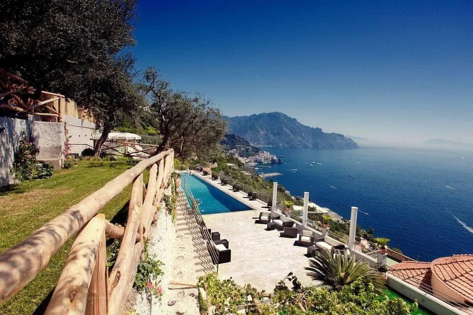 Infinity-Pool mit Panoramablick