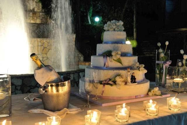 Die Torte am Brunnen